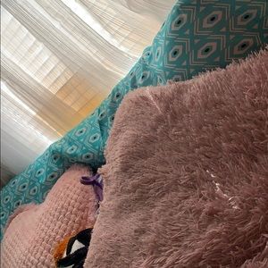 Meet your Posher, Laila